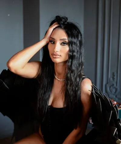 Live sex webcam photo for SarahSparks #290170744