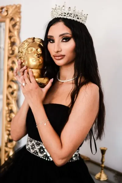 Live sex webcam photo for SarahSparks #290170747