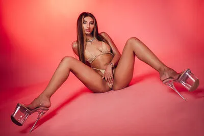 Live sex webcam photo for SarahSparks #290170753