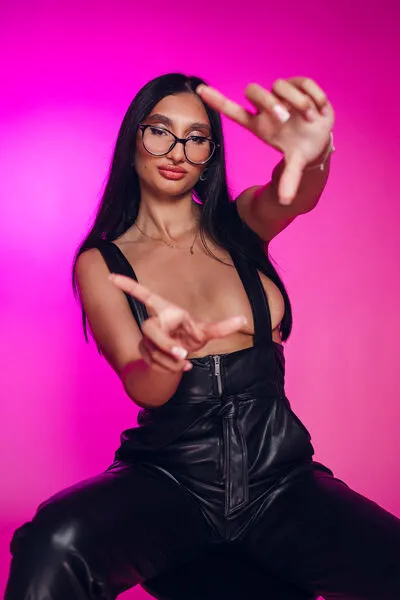 Live sex webcam photo for SarahSparks #290170765