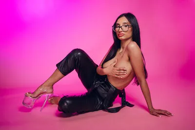 Live sex webcam photo for SarahSparks #290170766