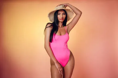 Live sex webcam photo for SarahSparks #290170769