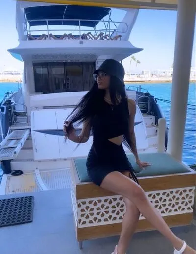 Live sex webcam photo for SarahSparks #290170783