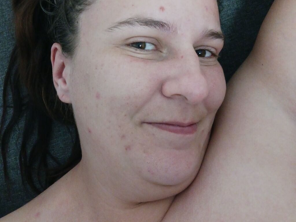 Live sex webcam photo for SenzualCriss #276598020