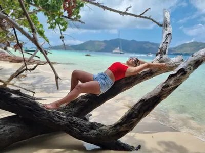 Live sex webcam photo for SereneRose #290160001