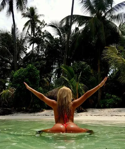 Live sex webcam photo for SereneRose #290160133