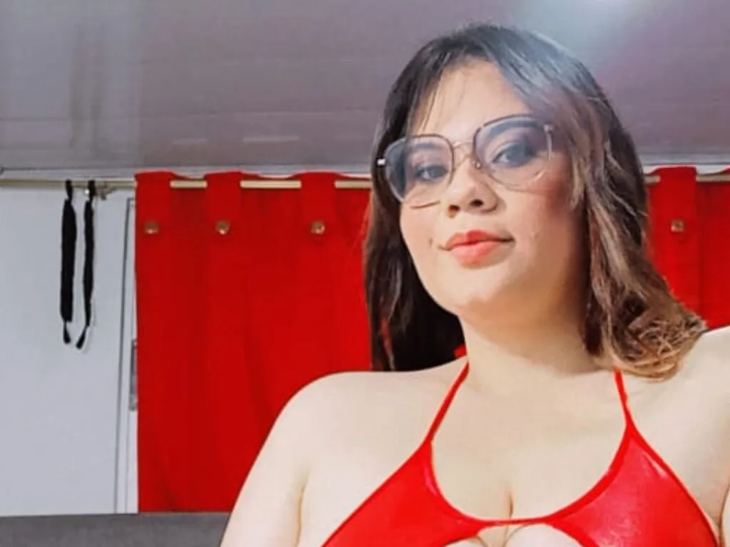 Live sex webcam photo for SharaWird #278056699