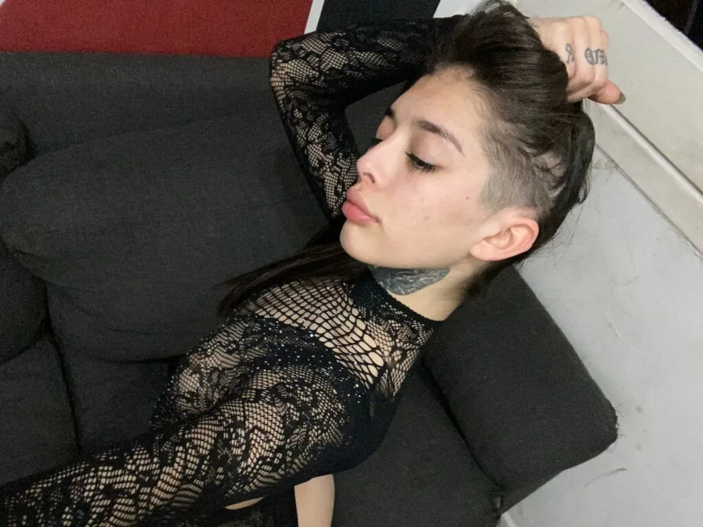Live sex webcam photo for SharonSantanna #276671009