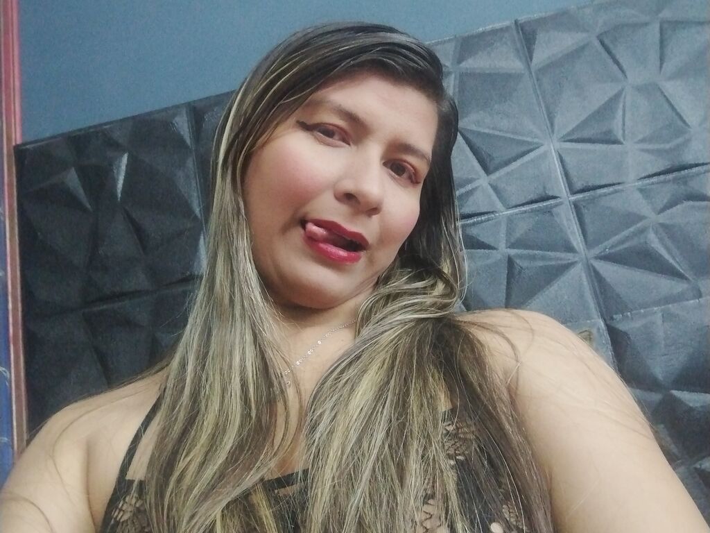 Live sex webcam photo for SheaelyVictoriia #277057443