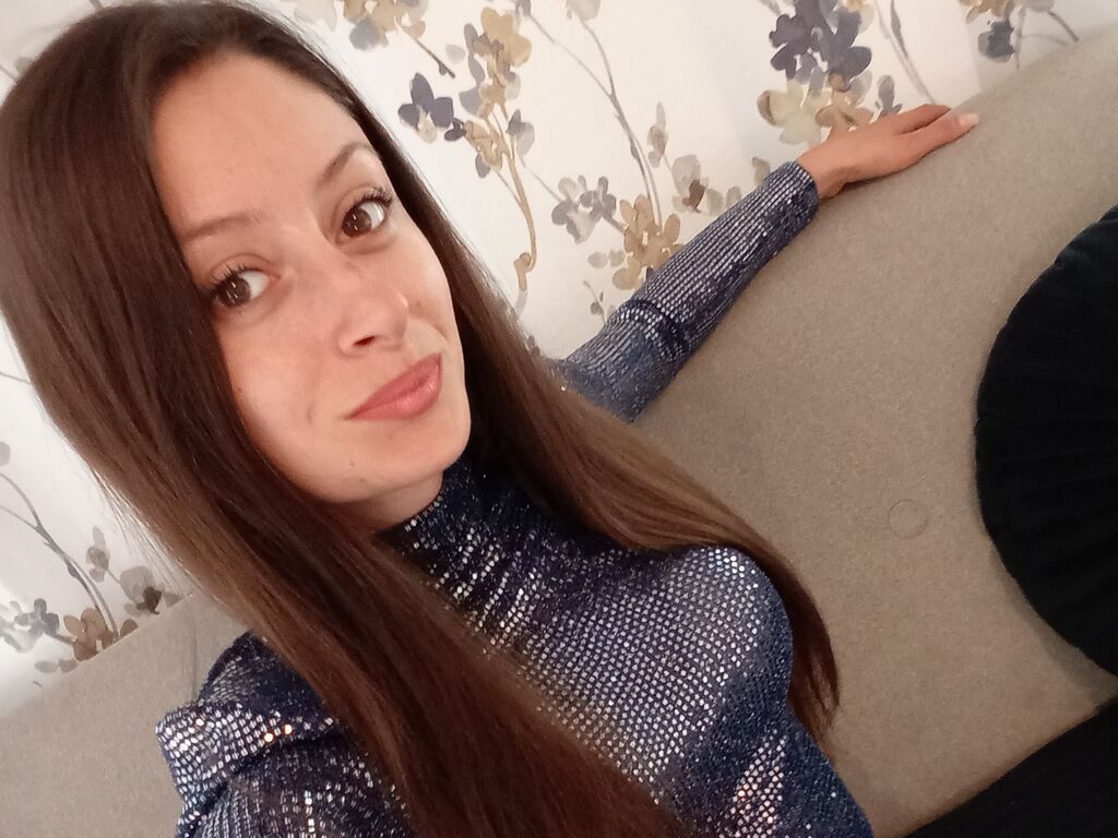 Live sex webcam photo for SkinnyBeatrice #276843070