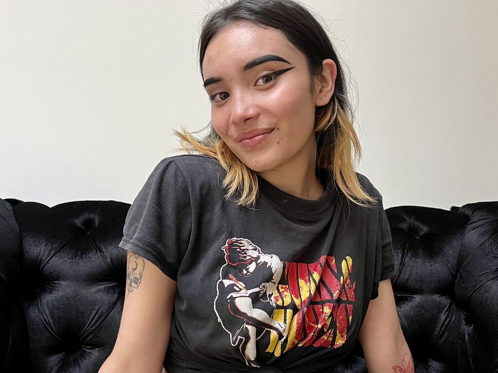 Live sex webcam photo for SophiaCarmet #276814378