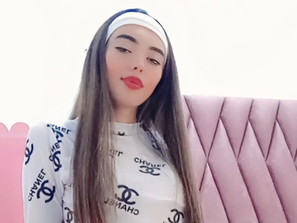Live sex webcam photo for StephanyWinters #276680709