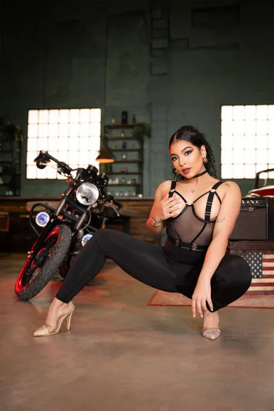 Live sex webcam photo for SusanaLeone #290127030