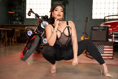 Live sex webcam photo for SusanaLeone #290127033