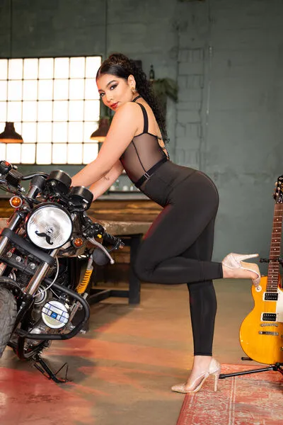 Live sex webcam photo for SusanaLeone #290127034