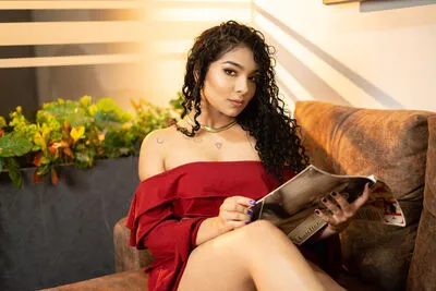 Live sex webcam photo for SusanaLeone #290127131