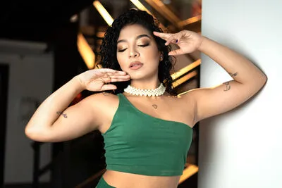 Live sex webcam photo for SusanaLeone #290127135