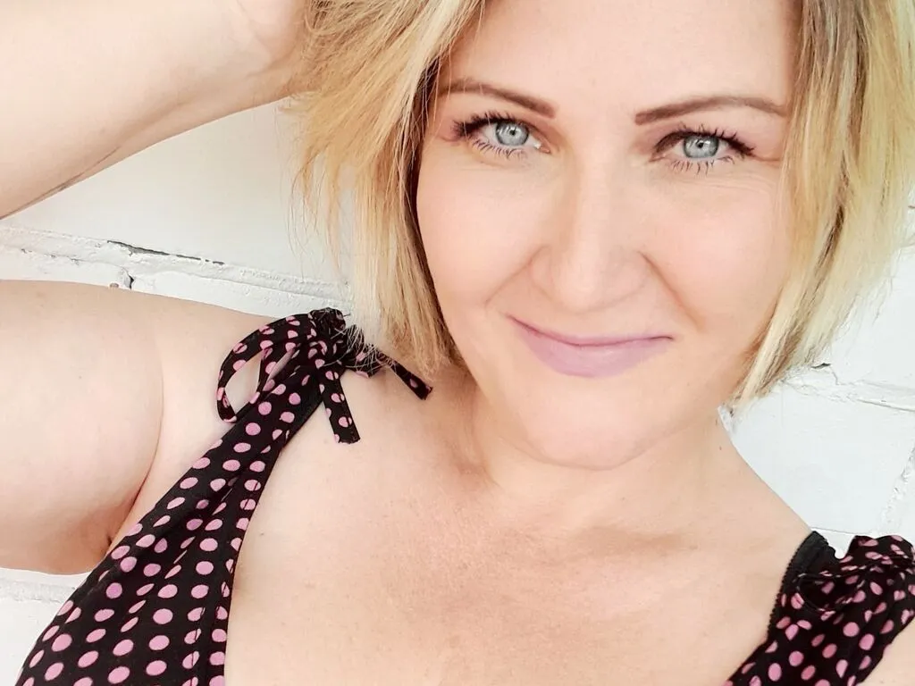 Live sex webcam photo for TaissyaSea #276170322