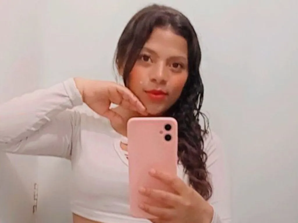 Live sex webcam photo for TaliaWilth #278263717