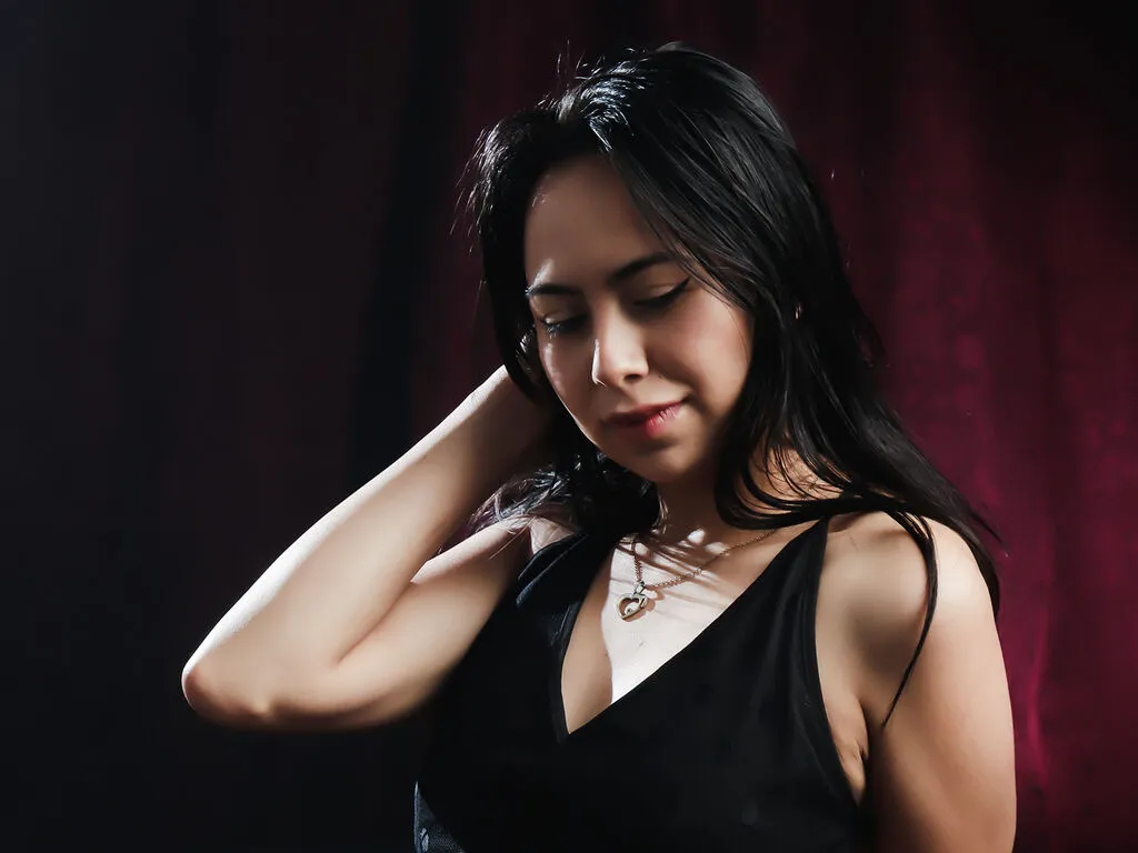 Live sex webcam photo for TalianaContreras #275891145