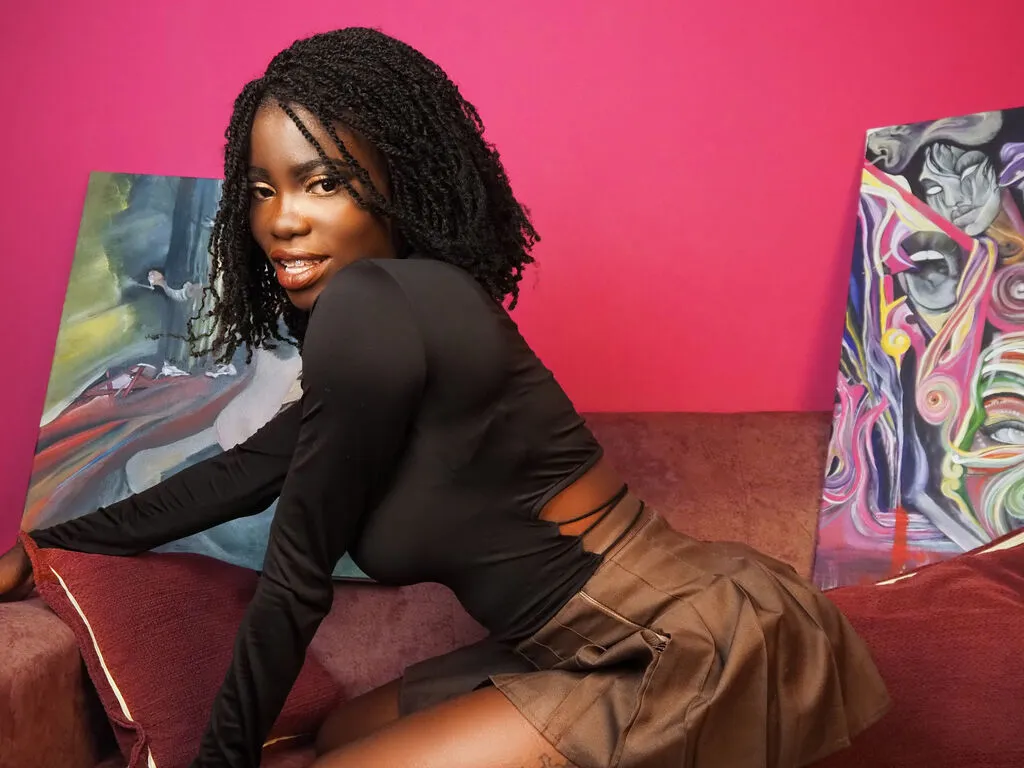 Live sex webcam photo for TashaDoja