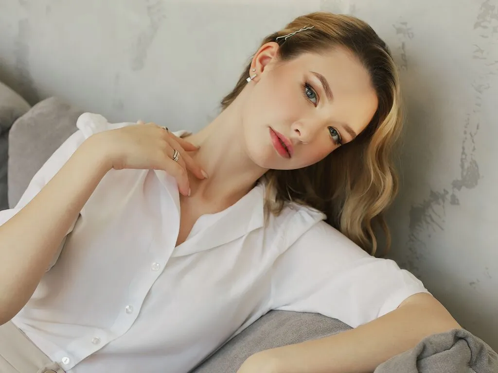 Live sex webcam photo for TateDolby #277622730