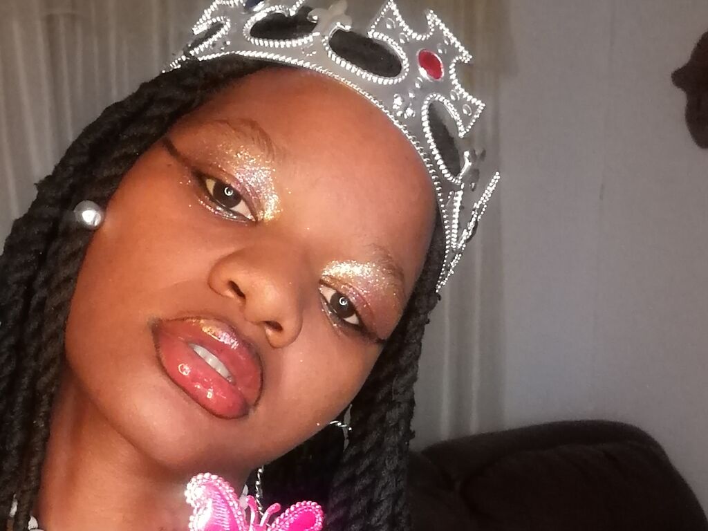 Live sex webcam photo for ThandaAgo #277535379