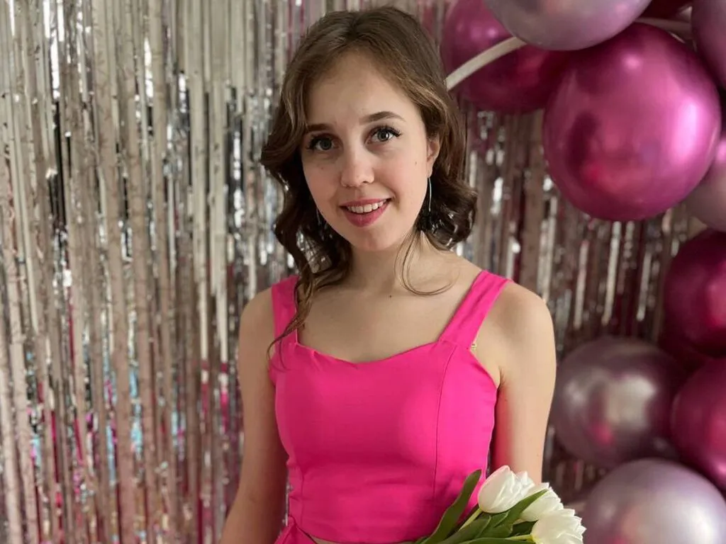 Live sex webcam photo for TiffanySaunders #278157886