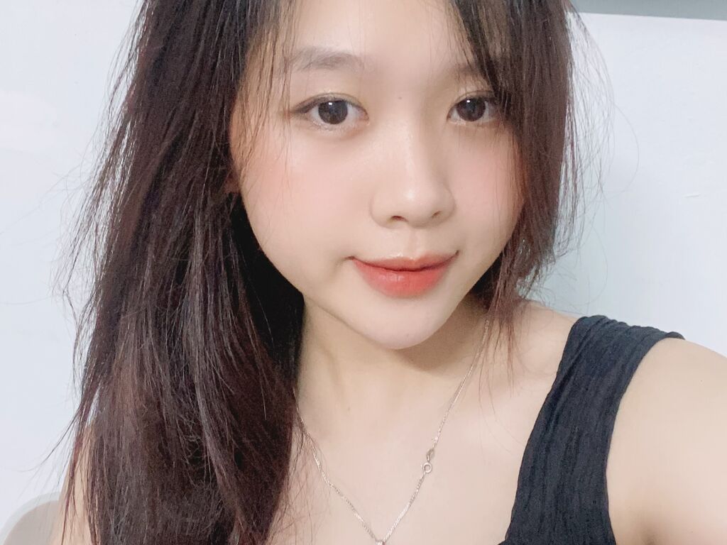 Live sex webcam photo for TrangLucy #276293271