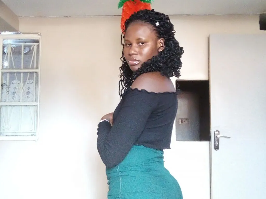 Live sex webcam photo for TrinnyVera #276937535