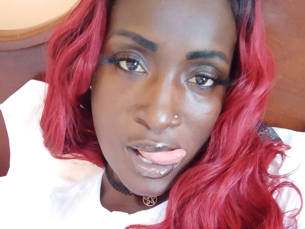 Live sex webcam photo for TristyMilli #277206105