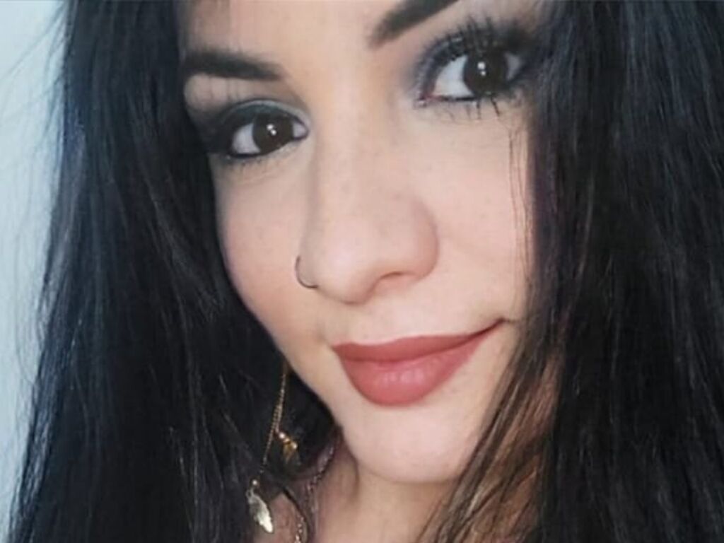 Live sex webcam photo for ValentinaWinslow #277600757