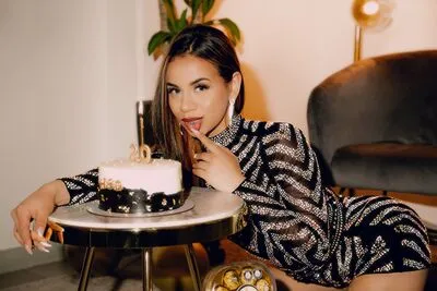 Live sex webcam photo for VanesaBellini #290085567