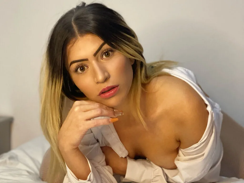 Live sex webcam photo for VeroWhite #277182326