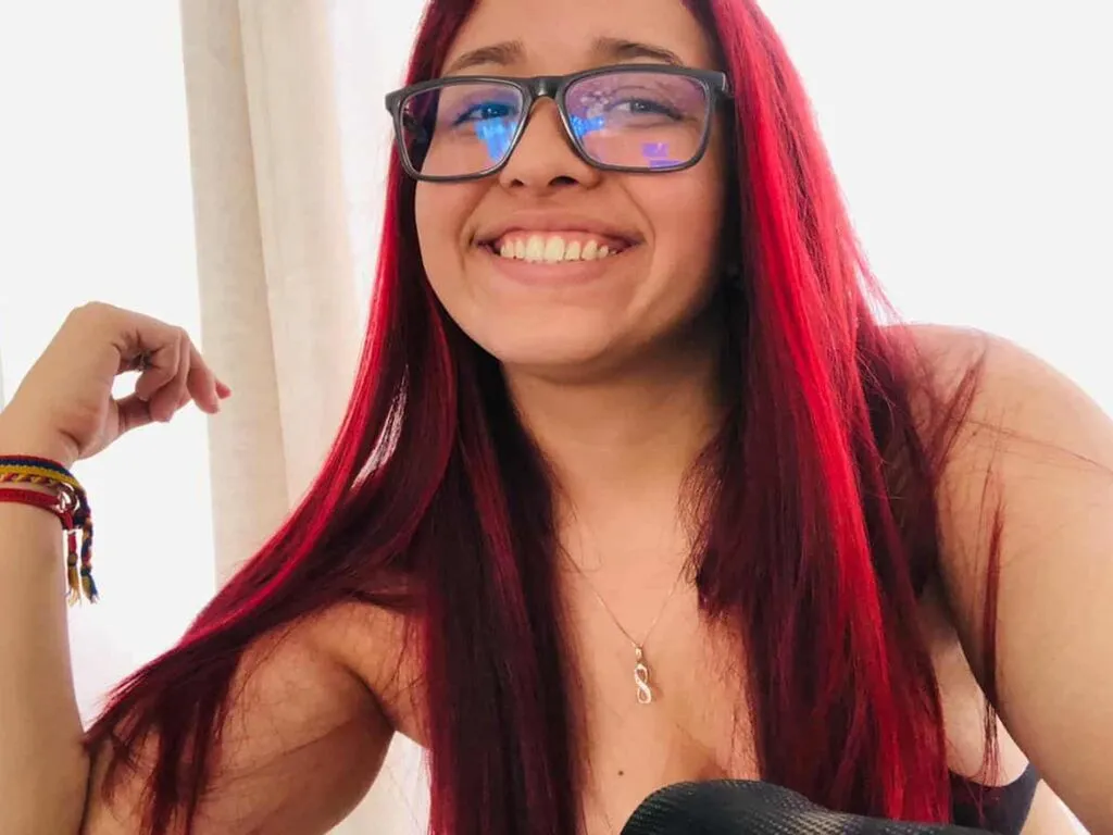 Live sex webcam photo for VeronicaRius #277758827