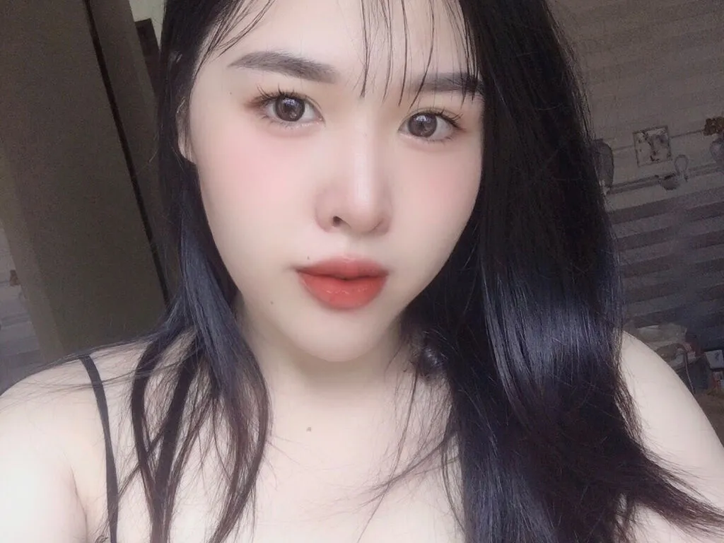 Live sex webcam photo for VinhLice #276397611