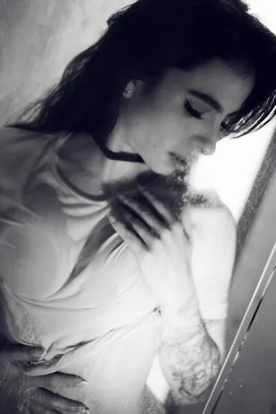 Live sex webcam photo for VivianBasset #290139245