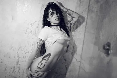 Live sex webcam photo for VivianBasset #290139247