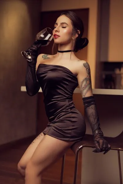 Live sex webcam photo for VivianBasset #290139273