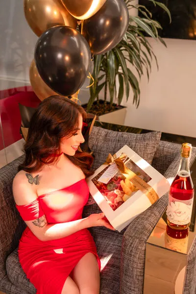 Live sex webcam photo for VivianBasset #290139312