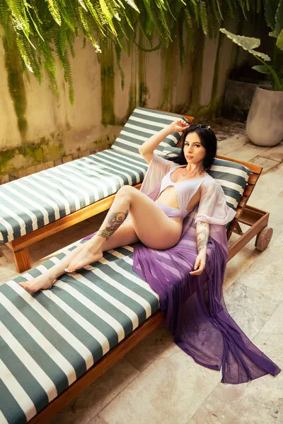 Live sex webcam photo for VivianBasset #290139333