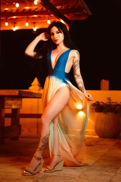 Live sex webcam photo for VivianBasset #290139365