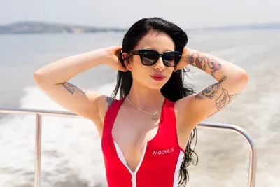 Live sex webcam photo for VivianBasset #290139377