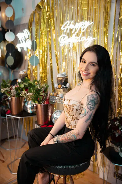 Live sex webcam photo for VivianBasset #290139380