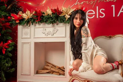 Live sex webcam photo for VivianBasset #290139384