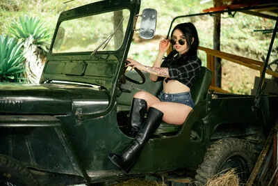 Live sex webcam photo for VivianBasset #290139413