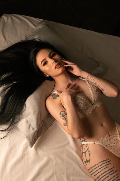 Live sex webcam photo for VivianBasset #290139481