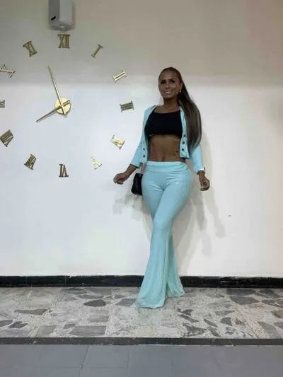 Live sex webcam photo for VivianaTaylor #290122542