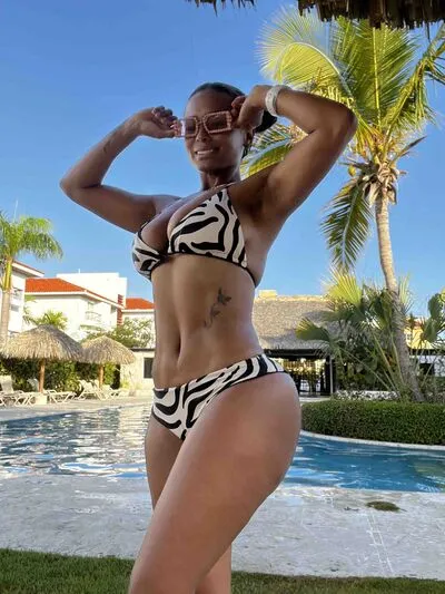 Live sex webcam photo for VivianaTaylor #290122561