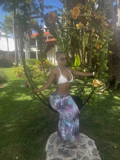 Live sex webcam photo for VivianaTaylor #290122562